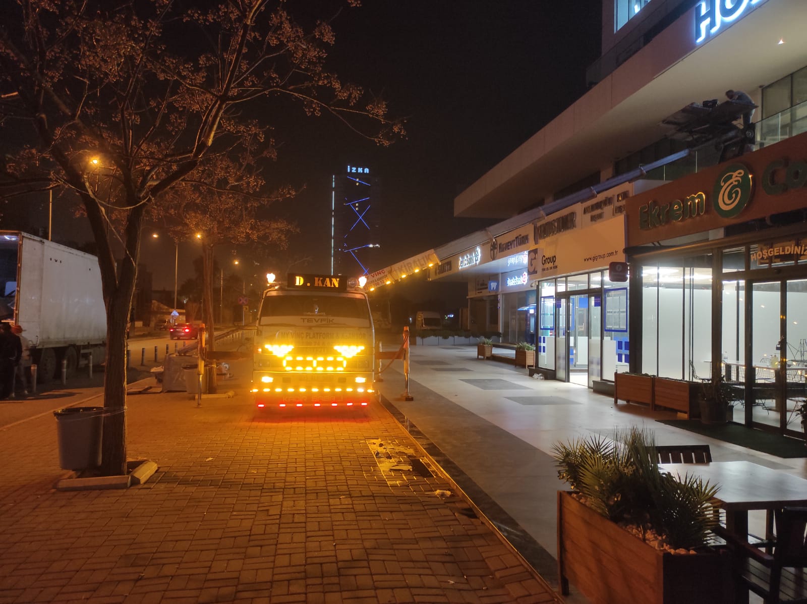 Profesyonel ve Güvenilir Çeşme Asansör Kiralama Hizmetleri