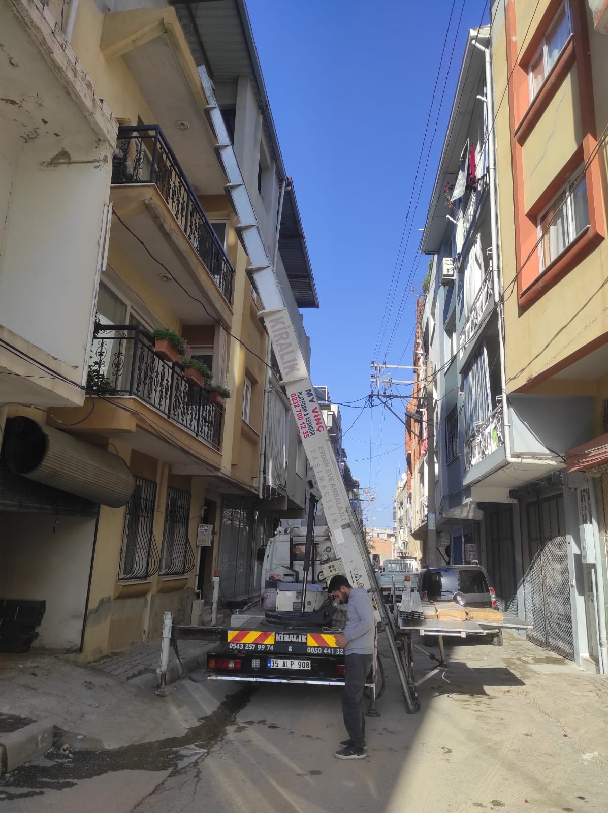 Menderes Asansör Kiralama ve Profesyonel Eşya Taşıma Hizmetleri